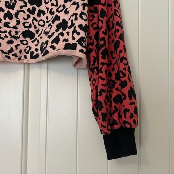 Beach Riot Ava Sweatshirt Rae Shorts Set Love Leopard - Picture 5 of 12